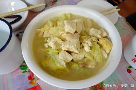 怎样做家常白菜炖豆腐,教你两个小妙招,一个星期不吃
