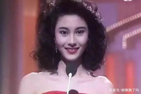 李嘉欣之后的几届冠军,也都是港风美人中神话级别的人物:89年的陈法蓉
