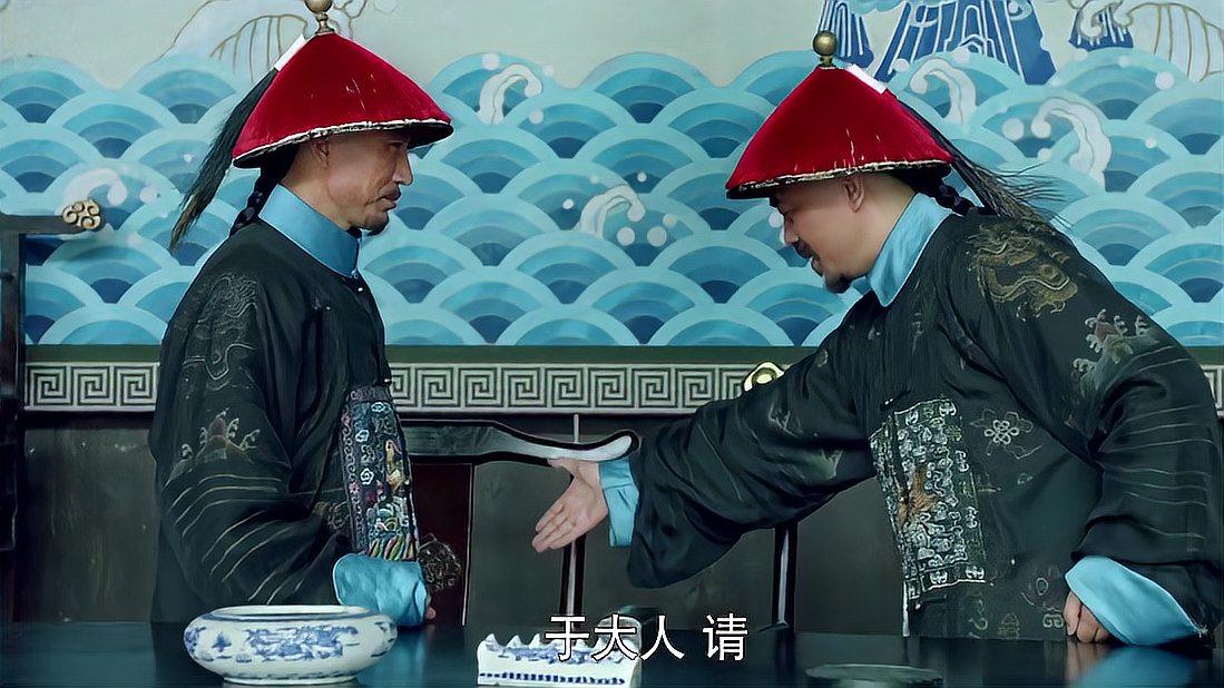 于成龙:屈九万给于成龙下马威,让他坐矮椅子,周瑞和看不下去了