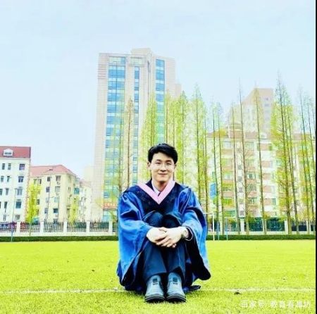 超帅!上海男学霸:入职商务部,曾在微软工作,奖学金拿到手软!