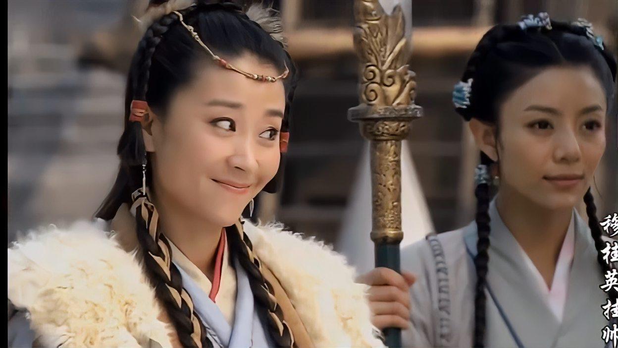 穆桂英:杨八妹不服穆桂英,要和穆桂英比武,结果被完虐!