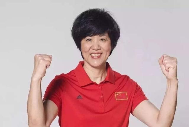 上午10点郎平宣布重要决定恭喜中国女排李盈莹终于等到了