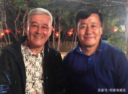 赵本山徒弟王长贵近照,娶小19岁美女娇妻,豪宅曝光奢侈品抢镜