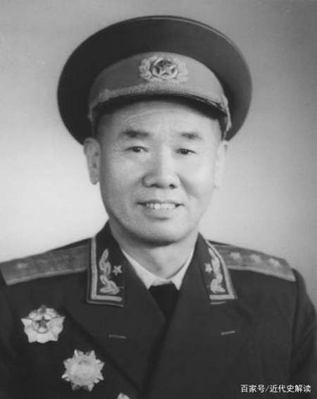 他33岁授上校,9年后升少将,51岁担任空军司令员,55岁被撤职