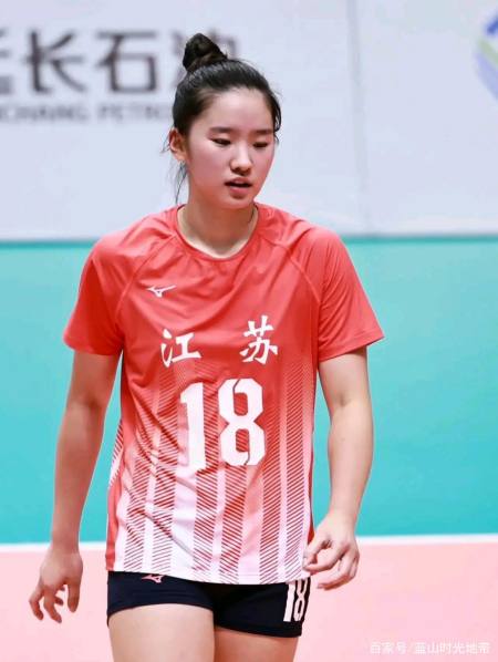 女排"自由人"倪非凡,赛场上的超霸战士,一颗璀璨新星
