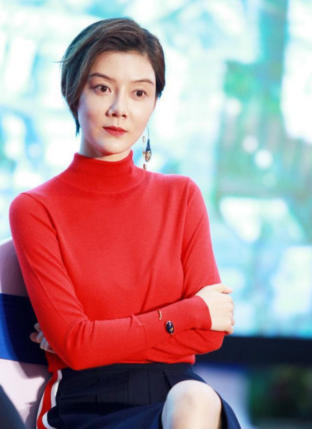 车晓与母亲久违同框,吃饭节俭不浪费,难怪车晓瘦成了这样