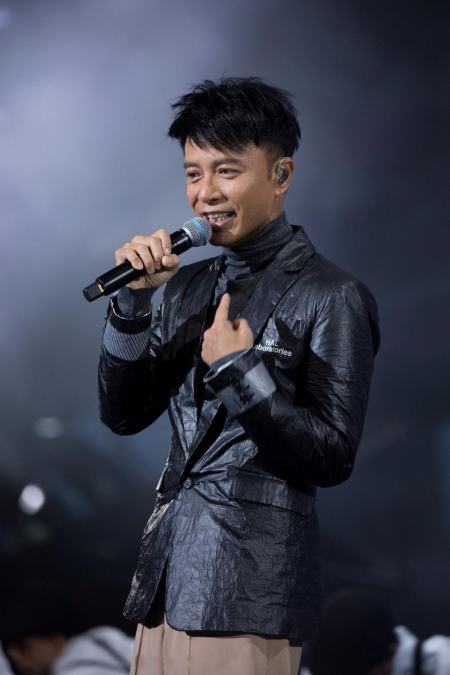 香港十大殿堂级粤语男歌手,他是唯一一位拒绝金针奖的