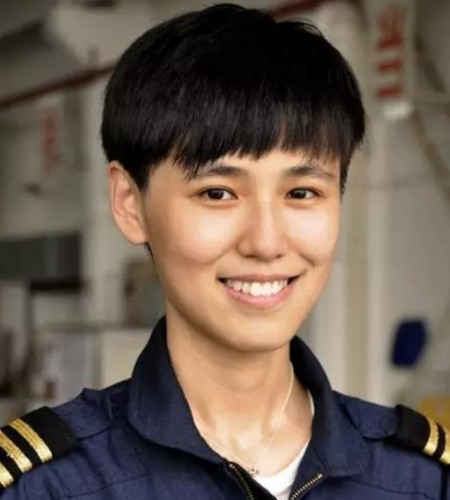 "最帅"女飞行员宋寅:24岁开启梦想,成为国内第一代女