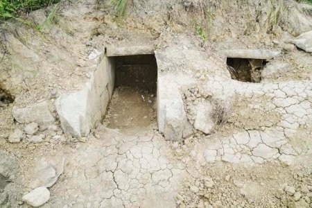 贵州省遵义市新蒲新区虾子镇发现的疑似元代古墓现场.