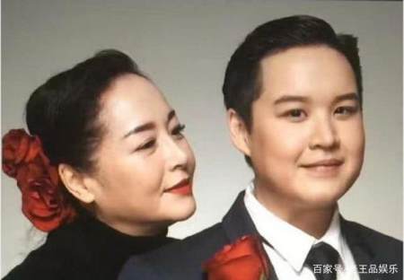 朱晓彤:万梓良是他继父,两人却越长越像,现与母亲恬妞