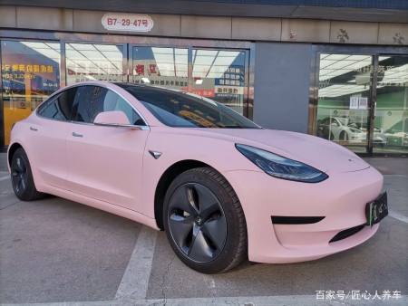 改色案例鉴赏:特斯拉model 3"消光樱语粉"贴膜改色