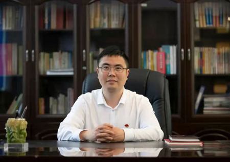 眉山青神学道街小学校长欧建:是"燃灯校长"更是共产