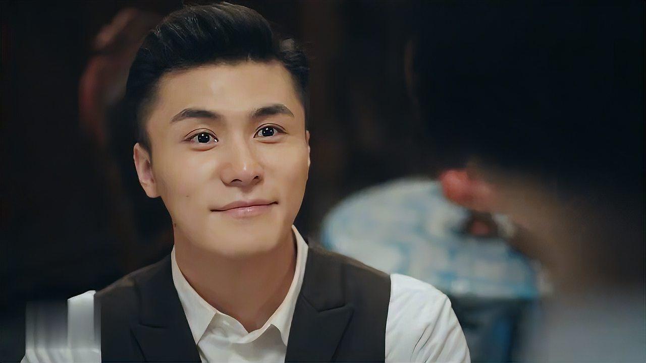 霞光:傅家庄向大霞求婚,二人在党旗下宣誓,热泪盈眶!