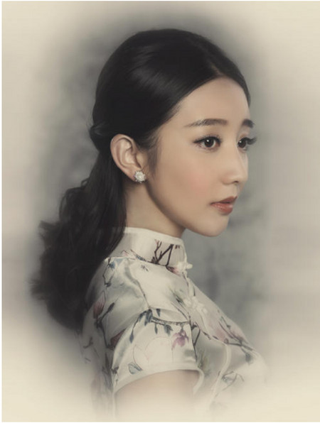 她本是《非诚勿扰》观众,因太美被导演一眼相中,今成当红小花旦