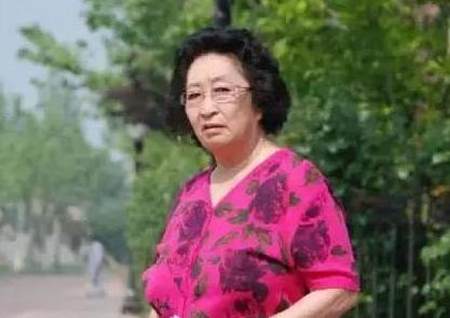 她在《东北一家人》这部剧中,精湛演技获得观众好评.