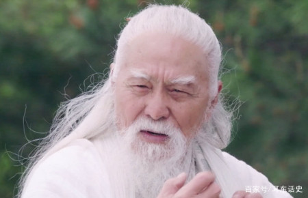 要知道此时的张无忌还没学太极和圣火令,已有赶超太师父的迹象,后期又