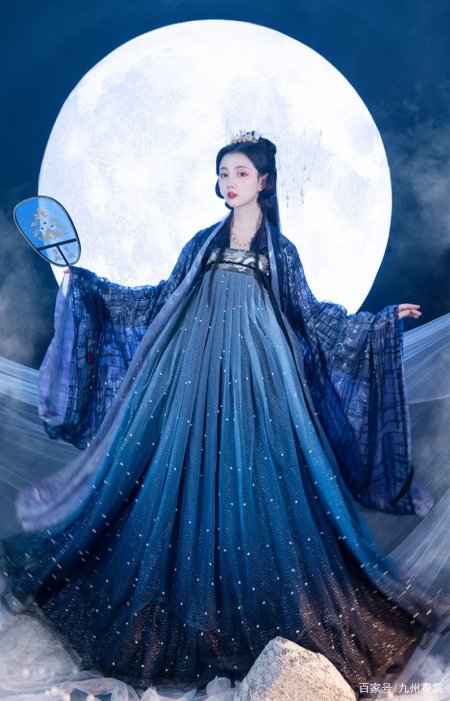风格仙气又高级的汉服套装,满满的飘逸气息,做个精致的小仙女