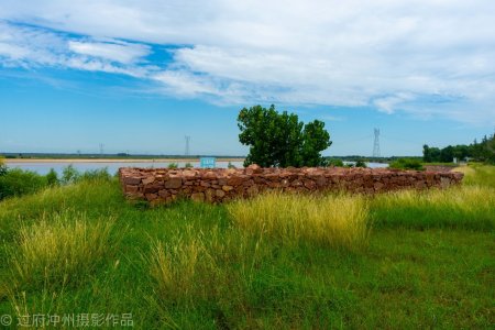 清朝决口的黄河大堤,淤泥上建立了村庄,守护大堤如今风景超好