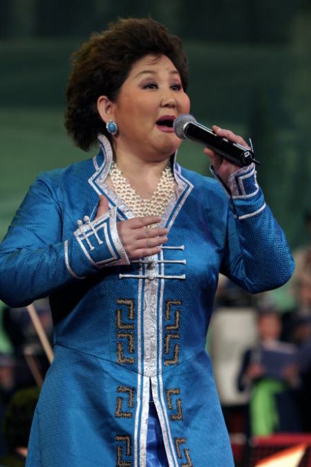 曾红遍大江南北的《吉祥三宝》,女儿竟并非亲生,如今