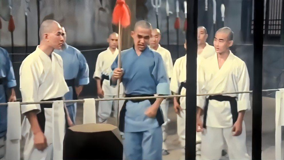 南少林:金兵血洗少林,方丈高僧不敌,没想却被小和尚一