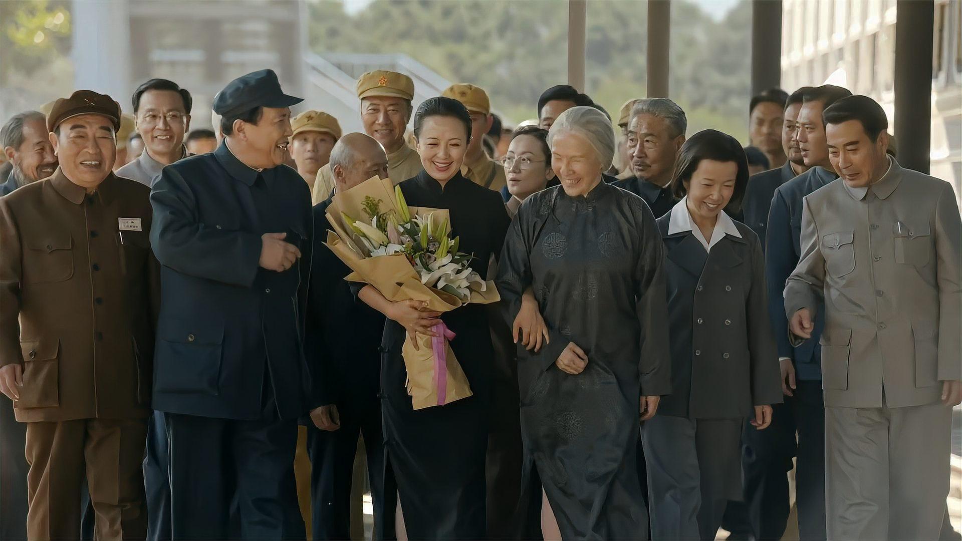 香山:宋庆龄先生答应北上,主席最高礼遇接待,亲自去车站迎接