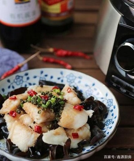 鲜椒木耳蒸龙利鱼