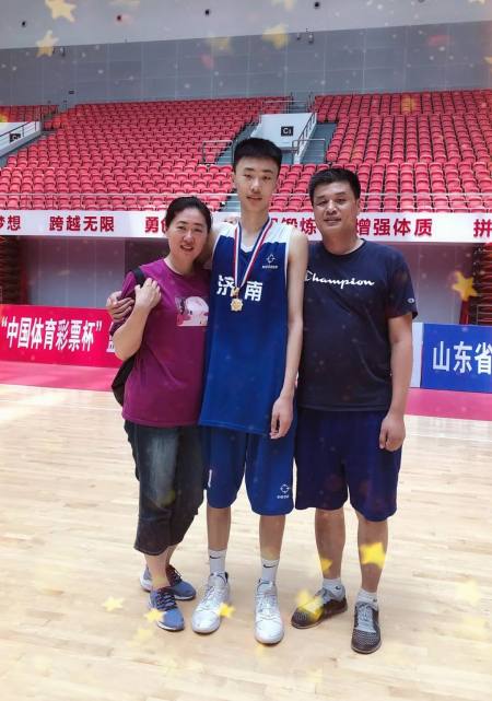 山东男篮找到巩晓彬最佳接班人,14岁身高2米,出身篮球