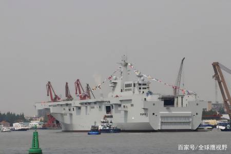 在今年的四月份,中国海军第一艘075型两栖攻击舰海南号正式成军,本