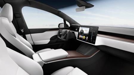 特斯拉交付新款 model x,采用全新内饰设计