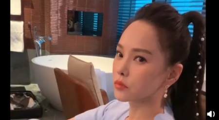 伊能静公关视频,首先翻白眼,中间翻着白眼回忆当初,最后哭一哭