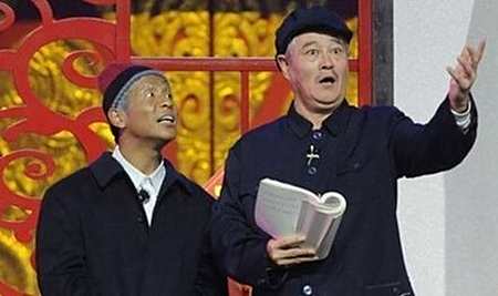 宋小宝春晚紧张忘词,随口编出一句却成经典,网友调侃至今(图4) 宋小宝春晚紧张忘词,随口编出一句却成经典,网友调侃至今(图4)