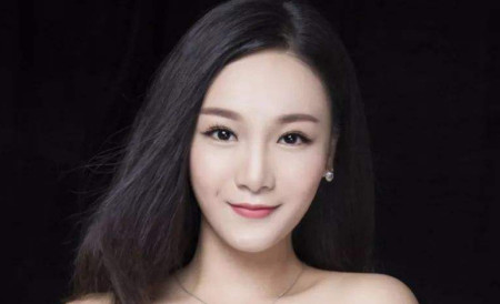 她是央视知名主持人,却因整容自毁前程,网友:看见她就想关电视(图3) 她是央视知名主持人,却因整容自毁前程,网友:看见她就想关电视(图3)