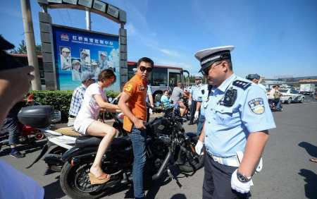 摩托车迎来“整顿”?13年报废制度或要叫停,驾驶证也要随之改变(图1) 摩托车迎来“整顿”?13年报废制度或要叫停,驾驶证也要随之改变(图1)