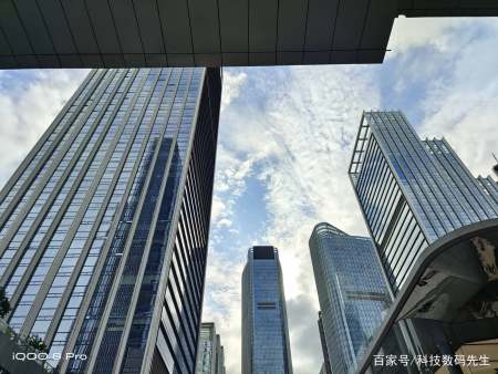 影像防抖性能出众,iQOO 8 Pro体验满分爱不释手5 影像防抖性能出众,iQOO 8 Pro体验满分爱不释手