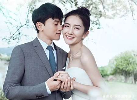 超甜蜜!谢娜与张杰首次合体亮相机场,十指相扣戴情侣帽引关注? 实用小技巧 第2张 超甜蜜!谢娜与张杰首次合体亮相机场,十指相扣戴情侣帽引关注? 实用小技巧 第2张