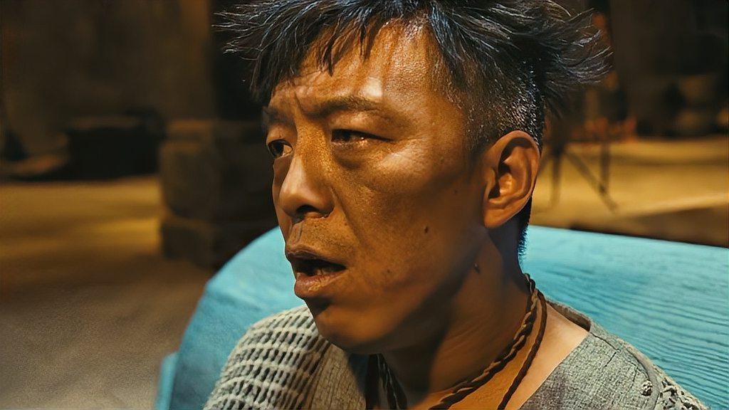 杀生:黄渤准备离开长寿镇,但他只祈求大家能放过自己的孩子