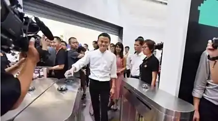 马云的无人汽车超市火了!买车就如买菜,手机扫码提车,太牛了! 马云的无人汽车超市火了!买车就如买菜,手机扫码提车,太牛了!