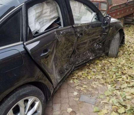 二手车市场遇冷,奥迪A6L运损车,20万一辆却没人要(图3) 二手车市场遇冷,奥迪A6L运损车,20万一辆却没人要(图3)
