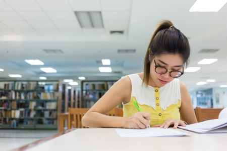 学费补偿代偿政策（13问答，一起了解基层就业学费补偿国家助学贷款代偿政策）学费补偿或国家助学贷款代偿金额,按学生实际缴纳，