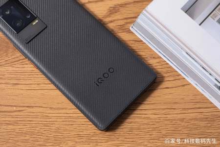 影像防抖性能出众，iQOO 8 Pro体验满分爱不释手2