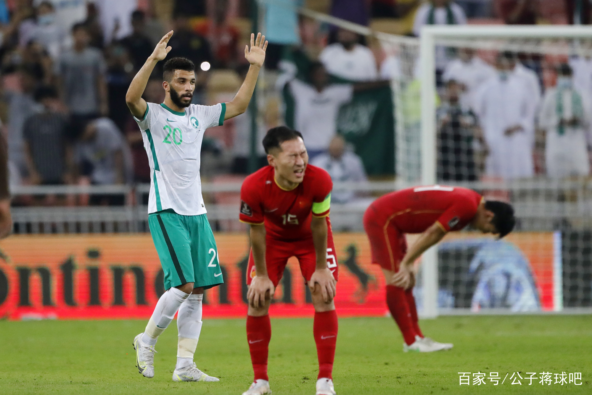 国足还有救！张琳芃3次立功，张玉宁进球被吹越位，国足1-1平沙特