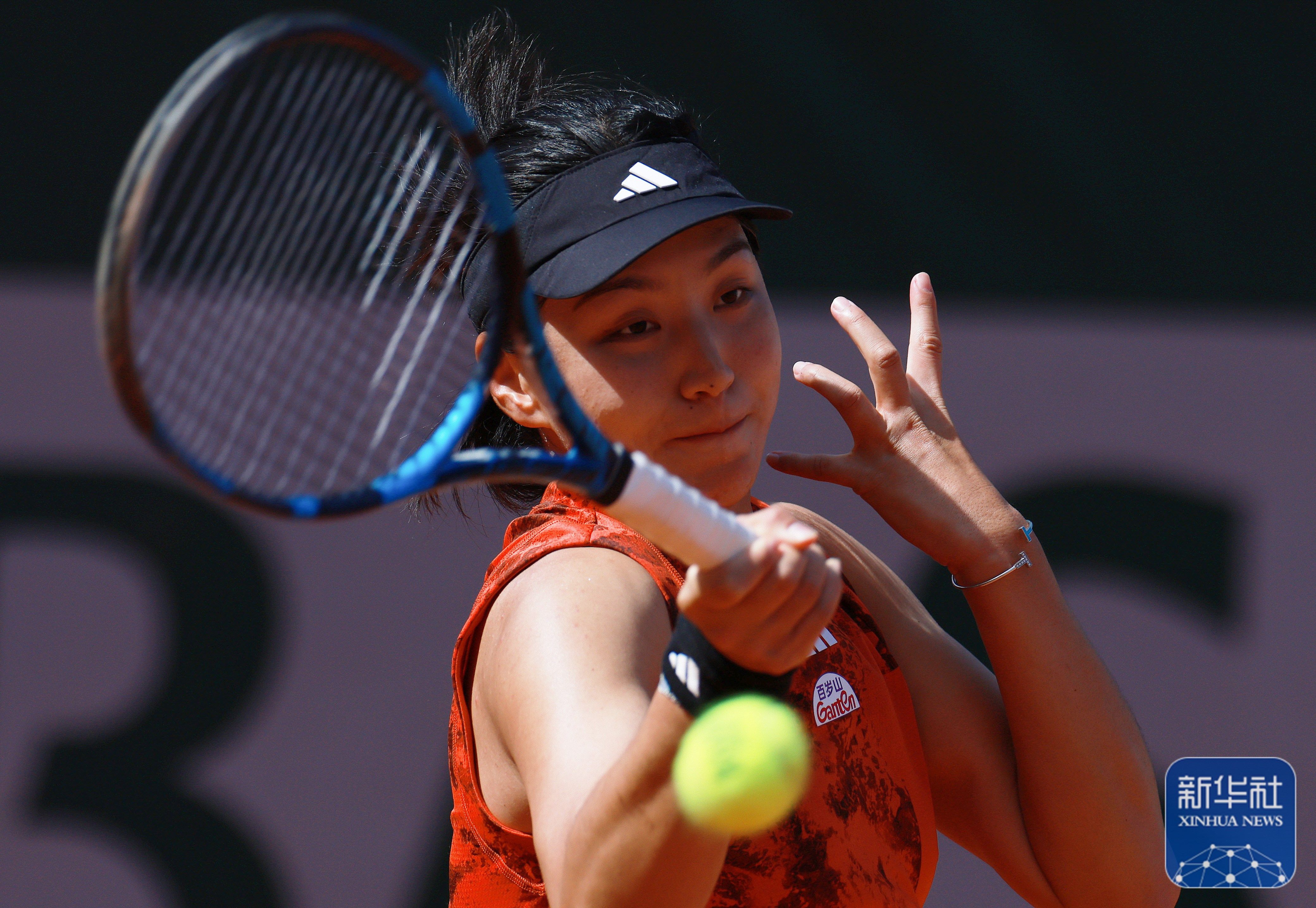 法网|王欣瑜晋级第二轮