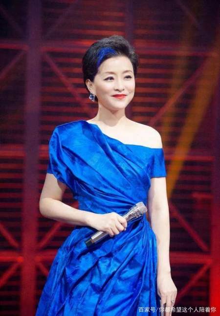53岁杨澜近照,二婚嫁身家百亿富商,235万年薪出任联想集团独董(图1) 53岁杨澜近照,二婚嫁身家百亿富商,235万年薪出任联想集团独董(图1)