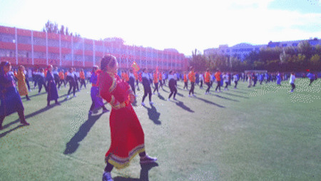 中学课间操跳敦煌壁画舞！网友：太美，想回去上学插图24