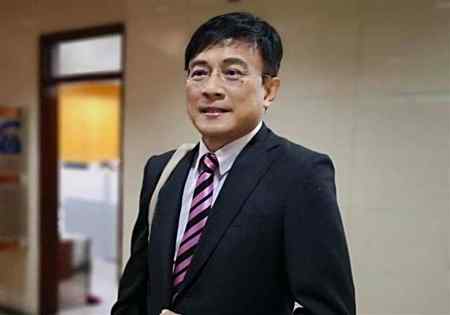 怕什么来什么！这次不用大陆出手，蔡英文已收到一个可怕的恶讯(图1)