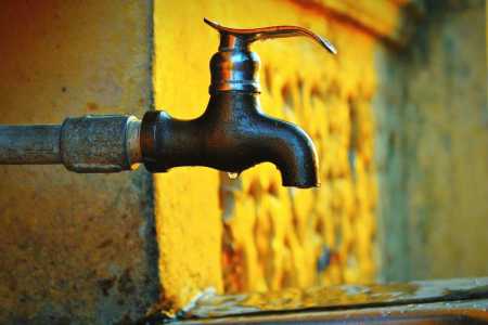 印陷入地缘政治危机,严重旱灾影响上千人,水资源短缺成"顽疾"