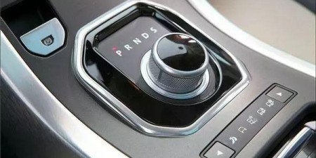 驾驶自动挡汽车,在上坡、下坡时应该用什么挡位?看老司机的操作(图6) 驾驶自动挡汽车,在上坡、下坡时应该用什么挡位?看老司机的操作(图6)