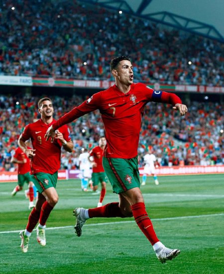 3-0到3-1！葡萄牙1亿天才爆发，创2大纪录，C罗狂喜，剑指世界杯
