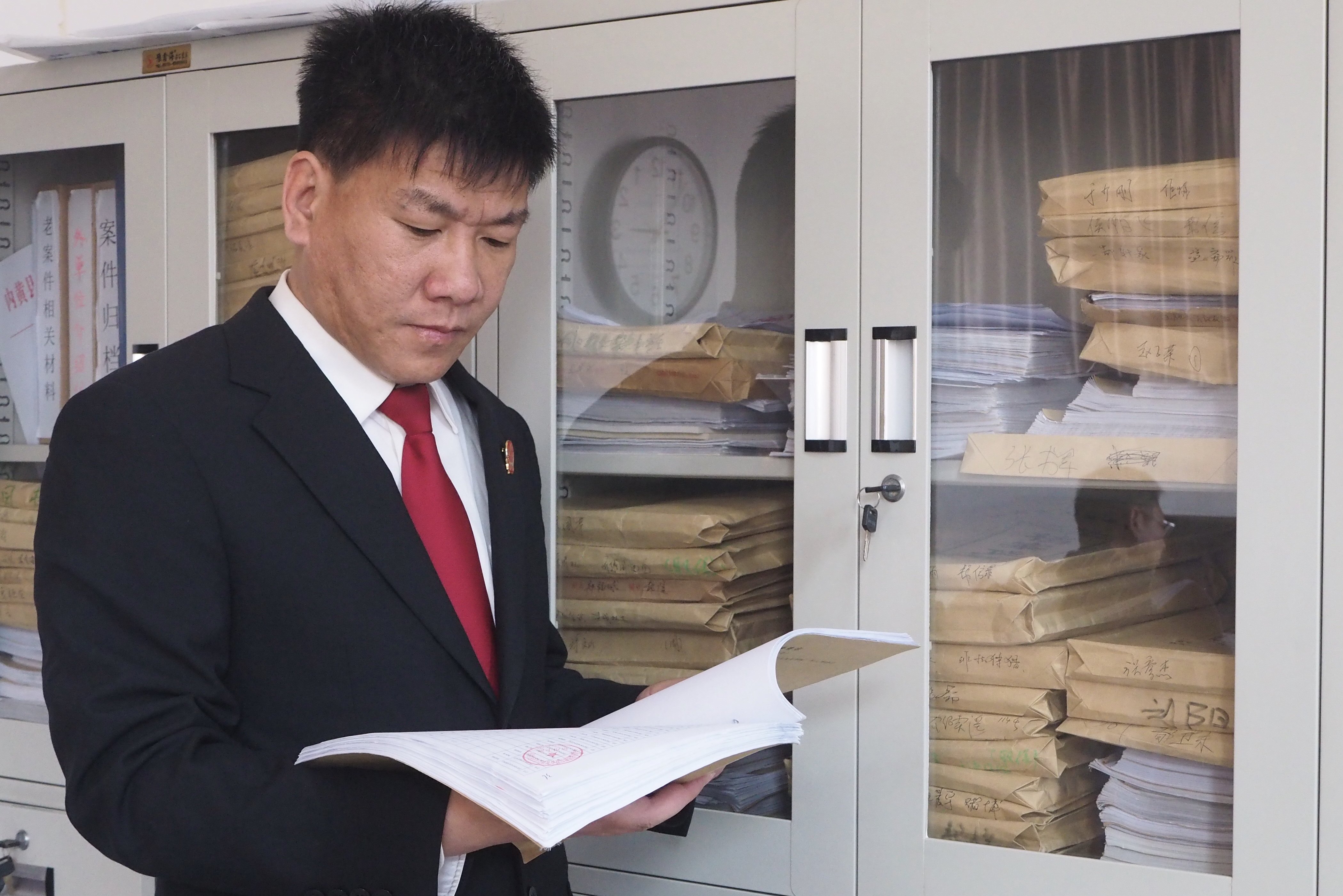 内黄县人民法院豆公法庭庭长张鹏宇:铁肩担正义 真情解民忧