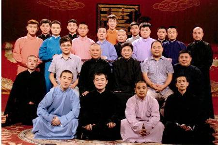 张鹤舰,郑九莲与孙鹤宝,孔九典都是二队的演员.
